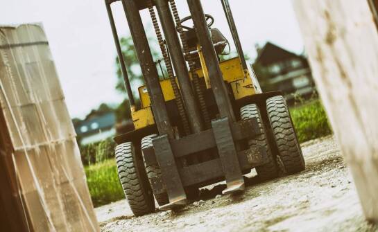 Jakie technologiczne innowacje pojawiają się w konstrukcji nowoczesnych wideł?