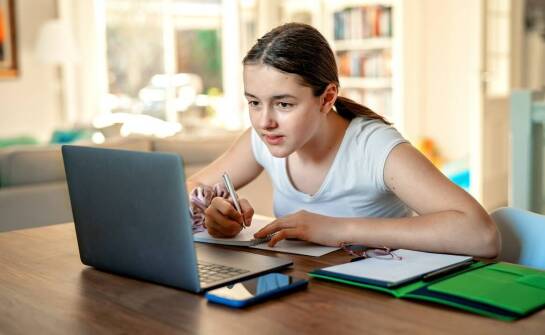 Jakie są kluczowe elementy skutecznego przygotowania do językowych egzaminów?