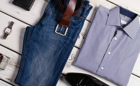Jakie wzory koszul najlepiej komponują się z tanimi męskimi garniturami?