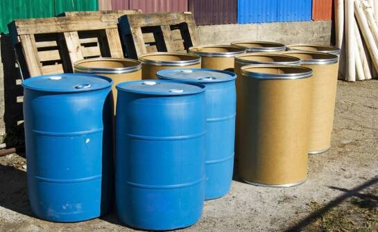 Metalowe beczki i ich wpływ na zrównoważony rozwój dla przedsiębiorstw