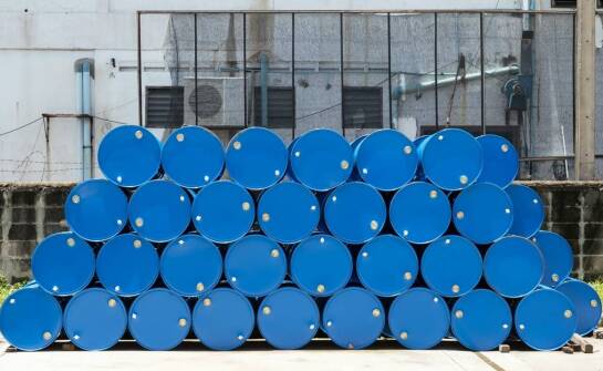 Różnorodność stalowych beczek a ich zastosowanie w przemyśle magazynowym