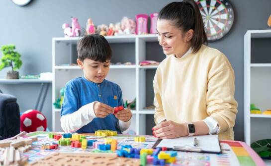 Jak logopedyczna diagnoza pomaga dzieciom z komunikacyjnymi zaburzeniami?