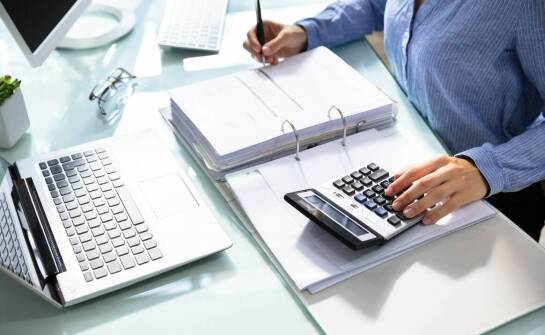 Efektywne zarządzanie wynagrodzeniami: rola rachunkowego biura