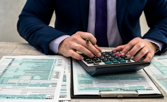 Rola podatkowego doradztwa w procesie rozliczenia PIT - co oferują specjaliści?