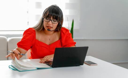 Profesjonalne usługi tłumaczeniowe – jak mogą pomóc w biznesowej komunikacji?