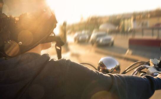 Znaczenie antybakteryjnego płynu do rąk w kontekście bezpieczeństwa motocyklistów