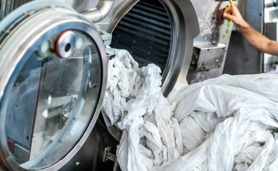 Korzyści z regularnego korzystania z usług wodnej pralni dla firm