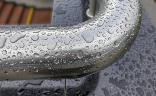 Porady dotyczące konserwacji zamków do furtek w trudnych warunkach pogodowych