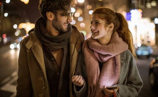 Innowacyjne zastosowania świątecznych lamp solarnych w przestrzeniach komercyjnych