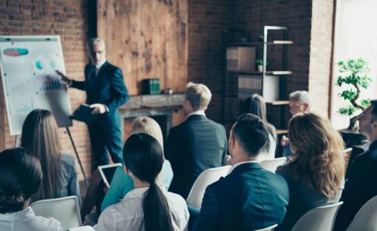Jakie są zalety szkolenia personelu przez integratorów?