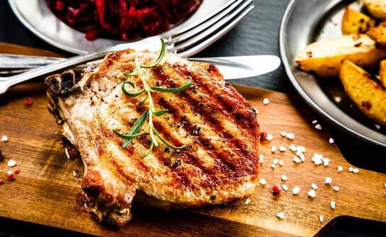 Wpływ surowej wieprzowiny na kondycję fizyczną i witalność zwierząt