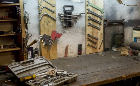 Najważniejsze cechy klucza do kół ciężarowych dla profesjonalnego mechanika.