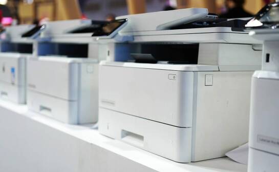Monochromatyczna drukarka laserowa ze skanerem: jak wpływa na ochronę danych w firmie?
