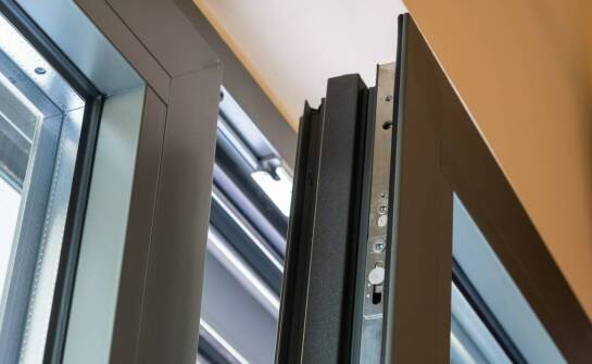 Jak gumowe uszczelki poprawiają efektywność energetyczną budynków?