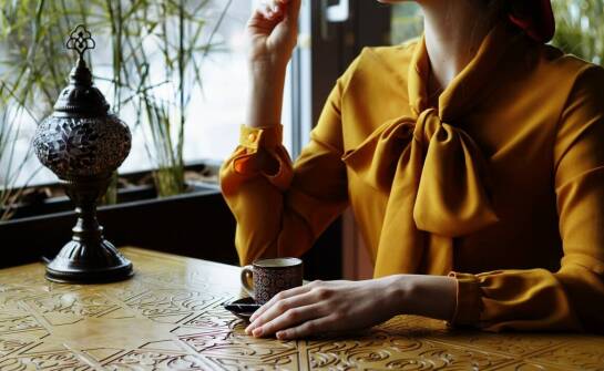 Jak personalne sukienki podkreślają indywidualny styl kobiety?