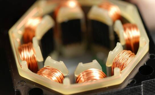 Wybór odpowiedniego serwosilnika do specyficznych aplikacji przemysłowych