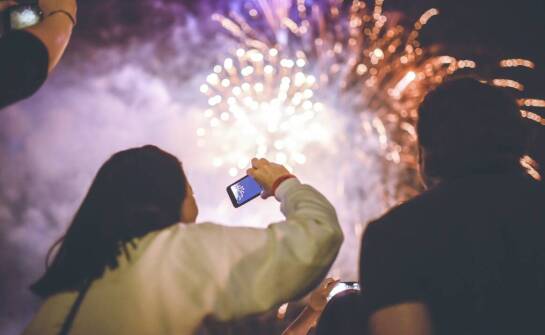 Dlaczego pokazy sztucznych ogni stały się niezbędnym elementem na dużych wydarzeniach?