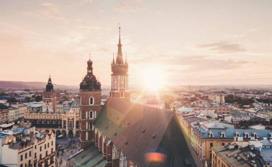 Jak rezerwować rejsy online i cieszyć się urokami atrakcji w Krakowie