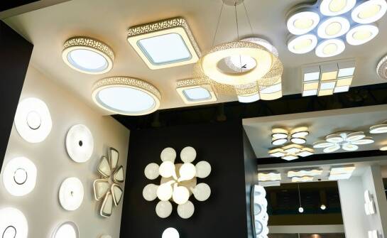 Rola hurtowni w globalizacji rynku meblowych akcesoriów