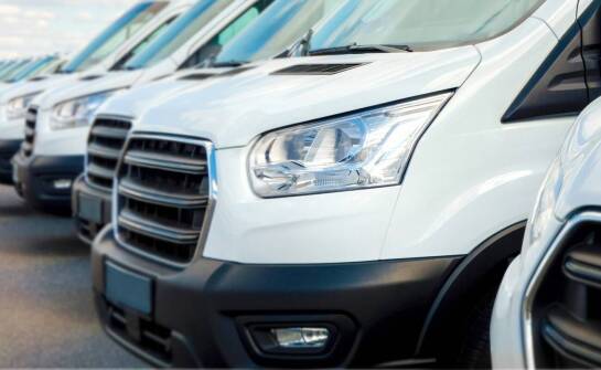 Rola asystentów parkowania w wynajmie busów na wakacjach