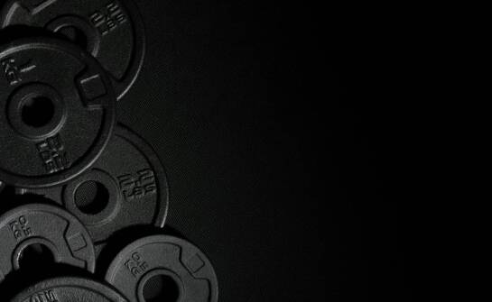 Dlaczego WPC 100 Whey Protein Max jest polecane dla siłowych sportowców?