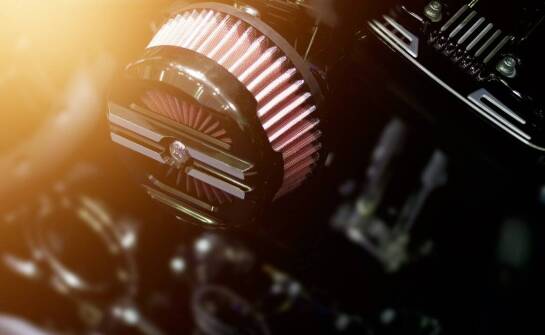 Wpływ regularnej wymiany filtrów na wydajność silnika 2T cross 250