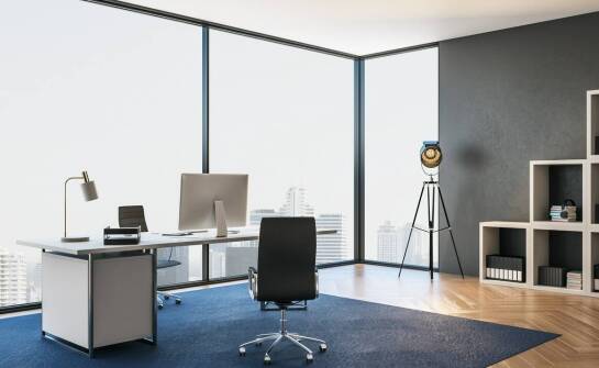 Jakie są kluczowe aspekty przy wyborze uniwersalnego przełącznika do biura?