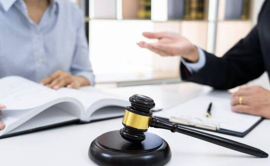 Mediacja w procesie upadłości zakładu – kiedy warto ją rozważyć?