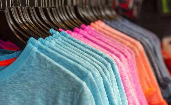 Jak dopasować kolorowe scrubs z oferty Medhoodie do swojej osobowości?