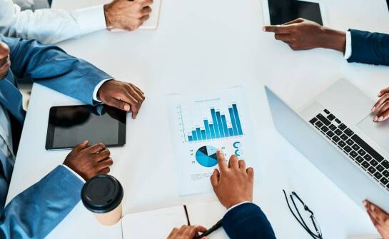 Jakie wyzwania stoją przed firmami dążącymi do rozwoju zrównoważonego?