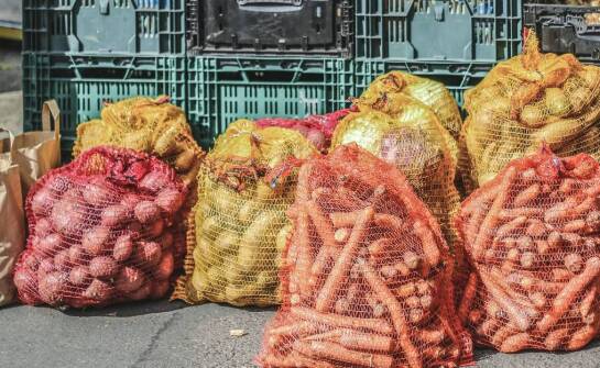 Foliowe torebki w gastronomii – praktyczne zastosowania i korzyści