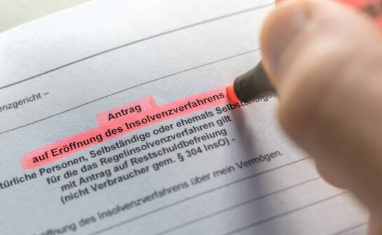 Jakie są prawne konsekwencje niewłaściwego poświadczenia dokumentu?