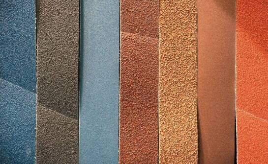 Najlepsze materiały wykorzystywane w produkcji długich roboczych butów