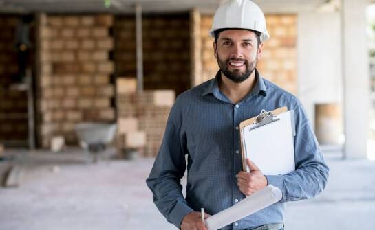 Jak planować zakupy budowlanych suchych mieszanek dla dużych projektów?