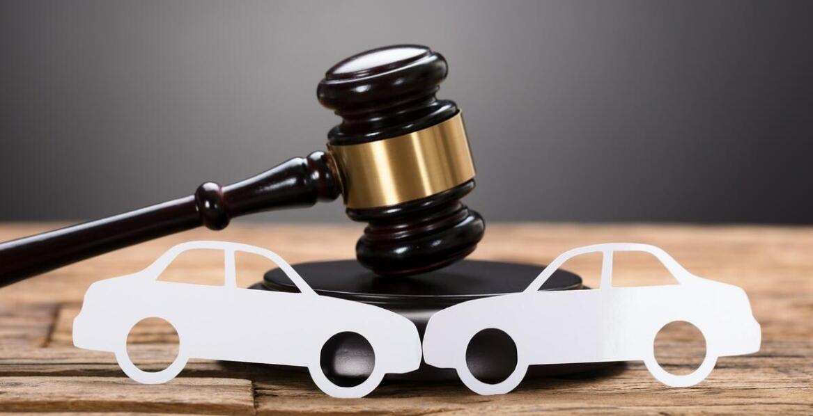 Jakie są etapy postępowania odszkodowawczego po drogowym wypadku?