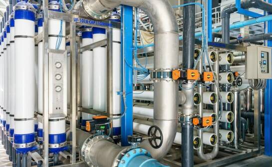 Skuteczność płukania wodnej instalacji w usuwaniu wapiennych osadów