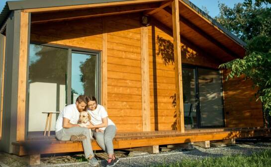 Jakie korzyści płyną z wynajmu domków z dostępem do rozrywek dla dzieci?