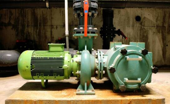 Zatapialne pompy z wirnikiem vortex: jakie branże najbardziej korzystają z ich zastosowania?