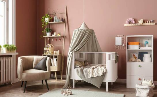 Rękodzieło w dziecięcym pokoju: estetyka kosza na maskotki