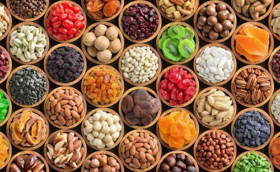 Suszone owoce a zdrowa skóra: jakie mają pielęgnacyjne właściwości?