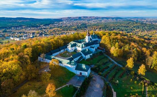 Najlepsze pory roku do zwiedzania zamku Książ – co warto zaplanować