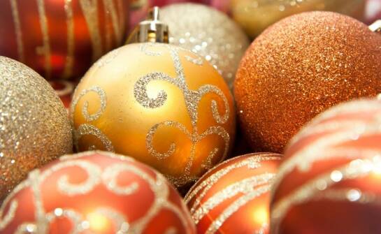 Współczesne wzory na bombki – co projektanci proponują?