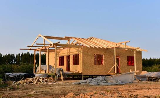 Innowacyjne technologie w budowie drewnianych domów na Mazowszu