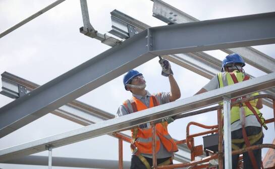 Prefabrykowane wiązary a energetyczna efektywność budynków