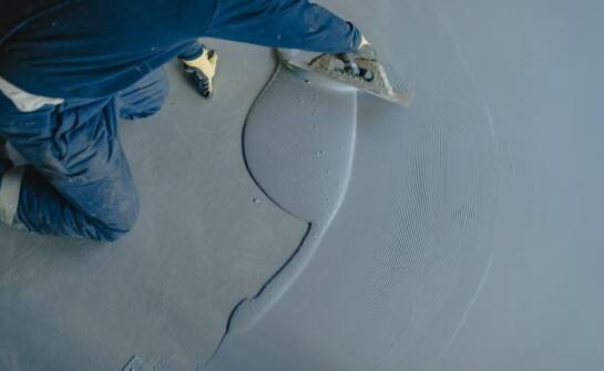 Dlaczego kleje do ociepleń systemów są kluczowe dla trwałości budynków?