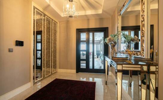 Jakie możliwości personalizacji oferują drzwi wewnętrzne na wymiar?