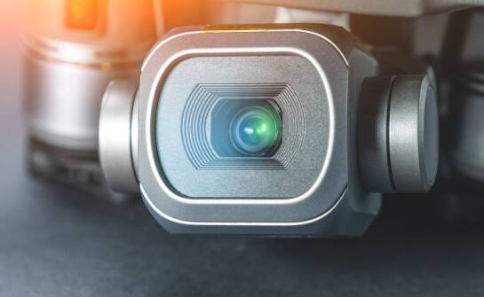 Jak hiperspektralne sensory wspierają analizę czarnych i ciemnych materiałów