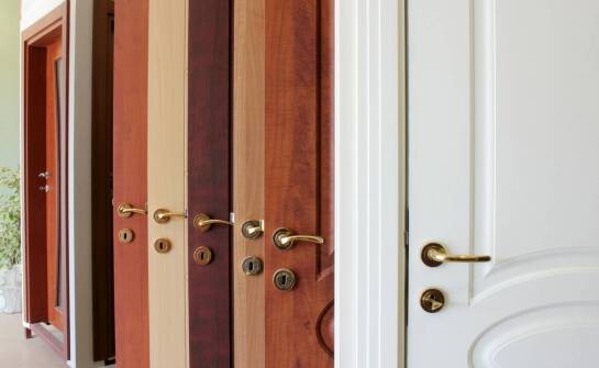 Rola certyfikatów jakości w wyborze drzwi drewnianych