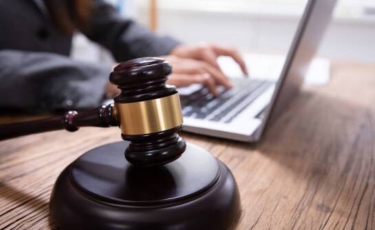 Przestępstwa komputerowe: jak adwokat może pomóc w obronie?