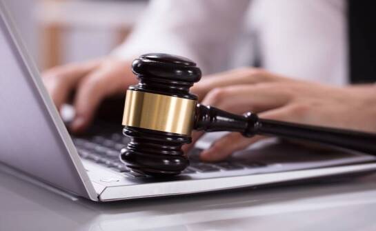 Porady prawne online: jak adwokat z Rybnika dostosowuje się do potrzeb klienta?